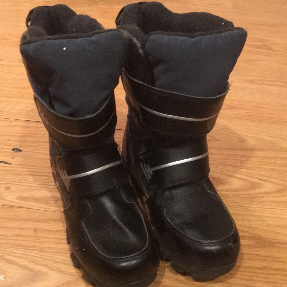 Boys’ snow boots